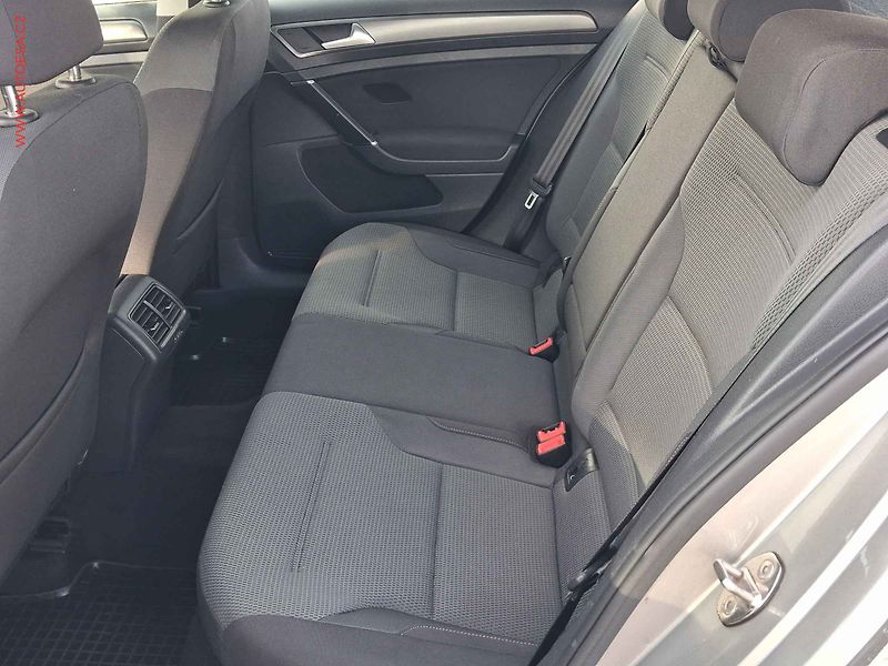 Volkswagen Golf (2013) 1.2 TSI, ČR, servis.kniha - fotka 10 z 19