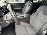 Volvo S60 (2024) 2.0i B4 Core Ad.LED Kamera - náhled 25