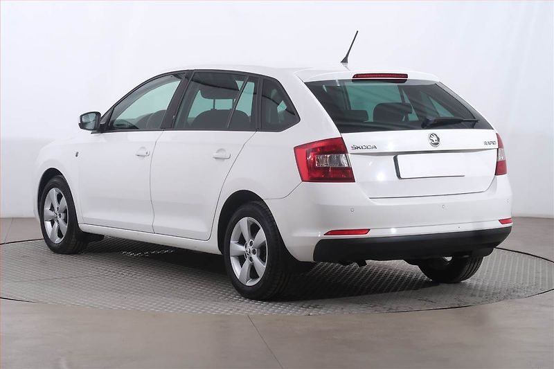 Škoda Rapid (2014) Spaceback 1.2 TSI, Serv.kniha - fotka 4 z 21