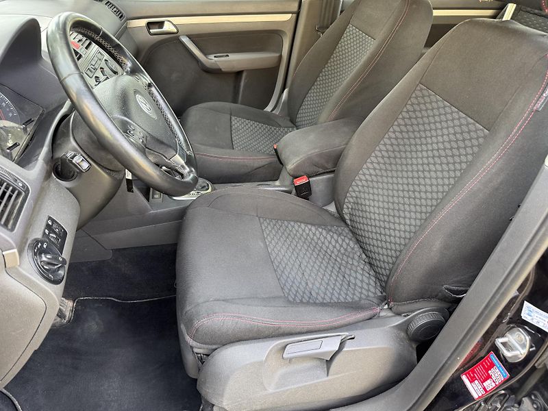 Volkswagen Touran 2,0TDI - fotka 11 z 20