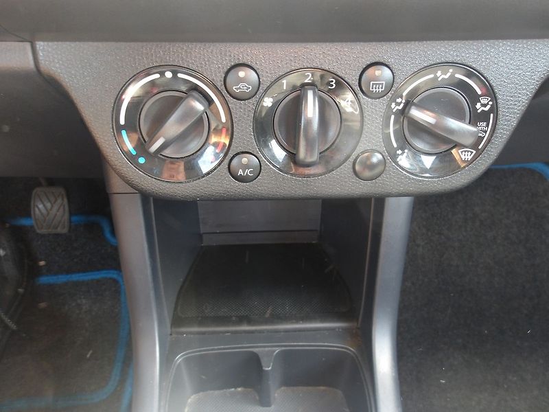 Suzuki Swift 1,3i  ČR 2xKLÍČE,KLIMA ! - fotka 22 z 27