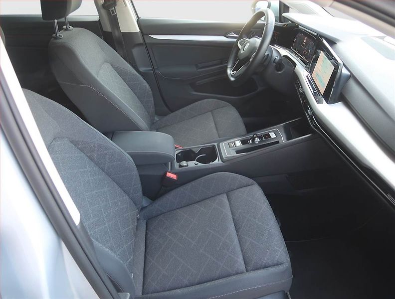 Volkswagen Golf (2020) Life 2.0 TDI, Automat - fotka 9 z 21