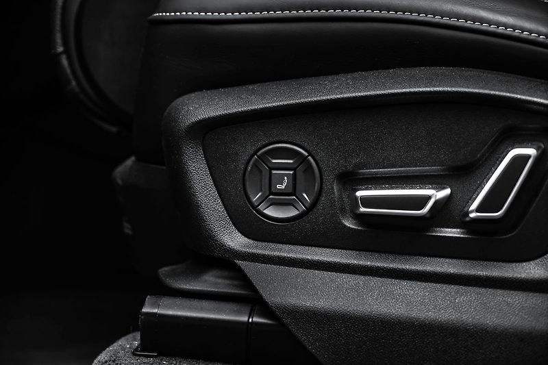 Audi Q7 e Quattro Sline 360kW Masáže - fotka 20 z 28