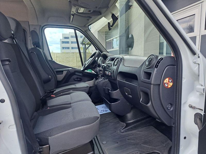 Renault Master (2017) 2.3 DCI L3H2, 7 míst, ZÁRUKA - fotka 18 z 33