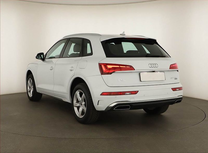 Audi Q5 (2024) 50 TFSI e - fotka 4 z 20