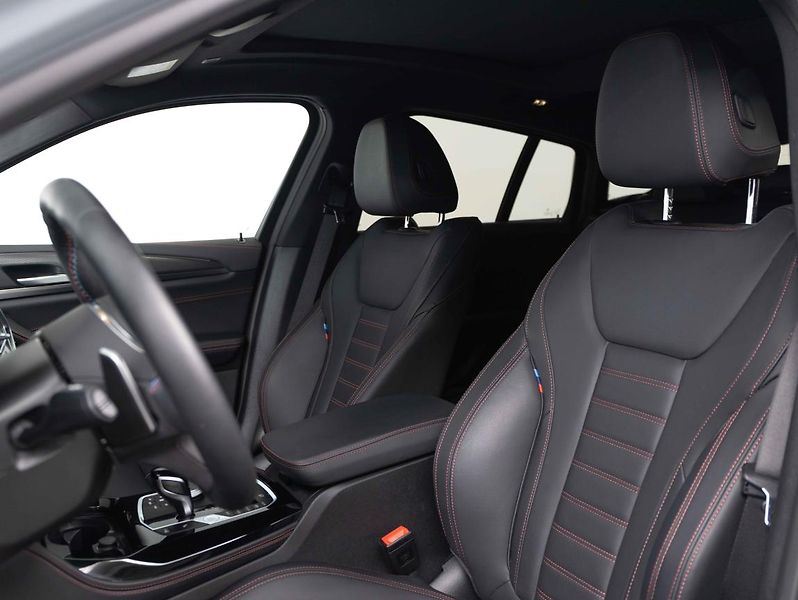 BMW X4 M40d - fotka 18 z 22