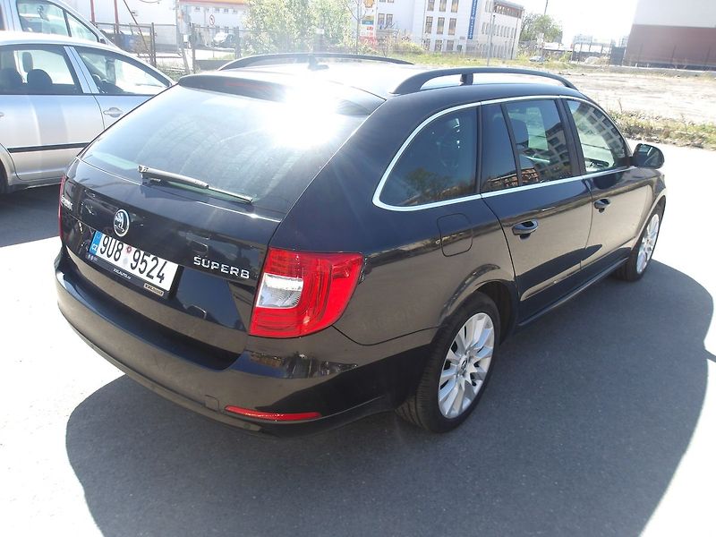 Škoda Superb 2,0TDi 125kW DSG! 2 x ALU kola - fotka 6 z 31