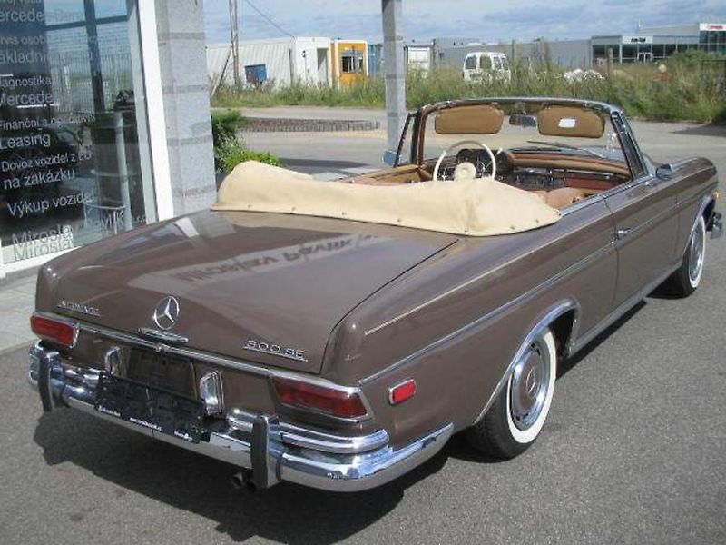 Mercedes-Benz Ostatní 300SE CABRIO - fotka 4 z 17
