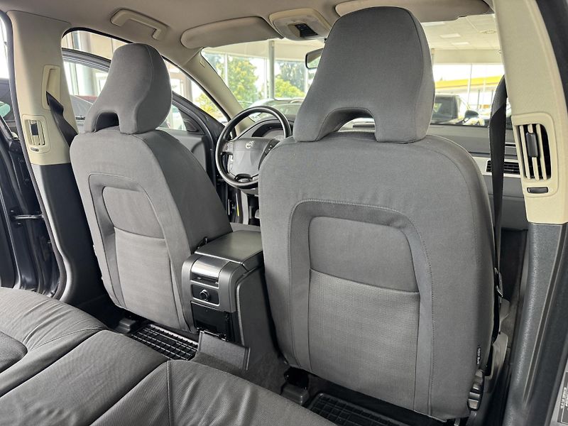 Volvo S80 D5 AUT*136kW*Nav*Tažné*TopStav - fotka 16 z 28