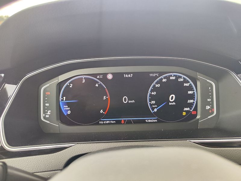 Volkswagen Passat 2.0 TDI/110kW Elegance - fotka 16 z 34