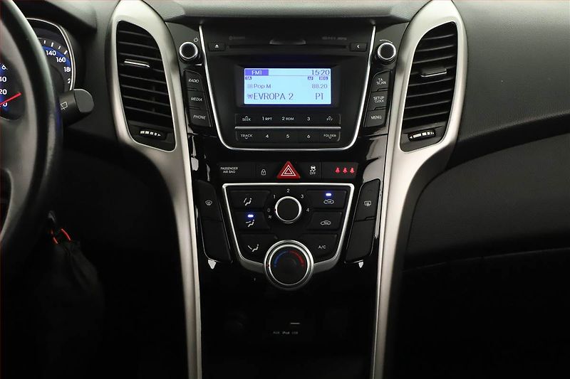 Hyundai i30 (2016) 1.6 CRDi, Serv.kniha, Tempomat - fotka 11 z 13