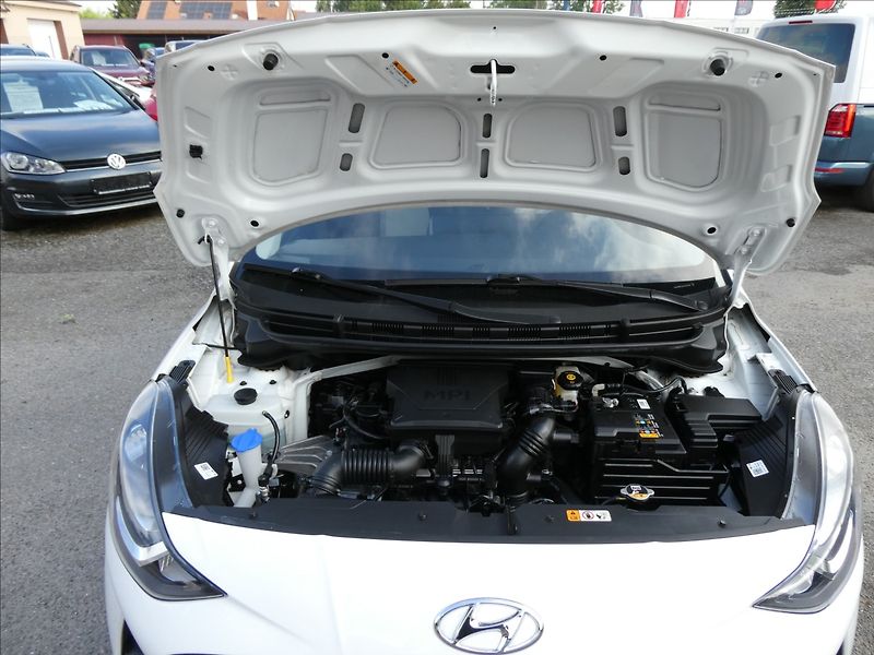 Hyundai i10 1,0 MPi 50kW Classic,tempomat - fotka 35 z 40