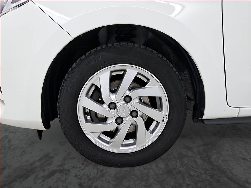 Mitsubishi Space Star (2024) 1.2 MIVEC, ČR,1.maj - fotka 15 z 18