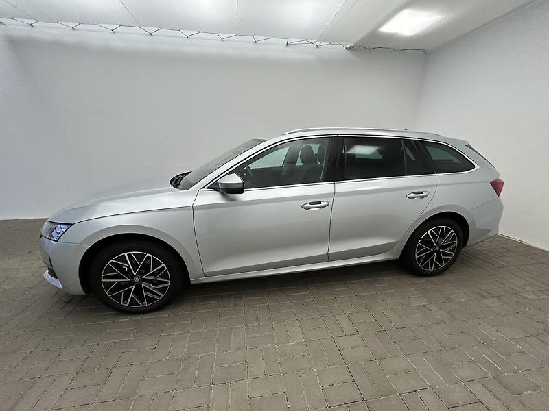 Škoda Octavia 1.5 TSI Top selection - fotka 3 z 26