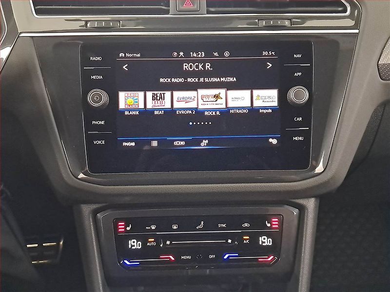 Volkswagen Tiguan (2021) R-Line 2.0 TSI - fotka 12 z 17