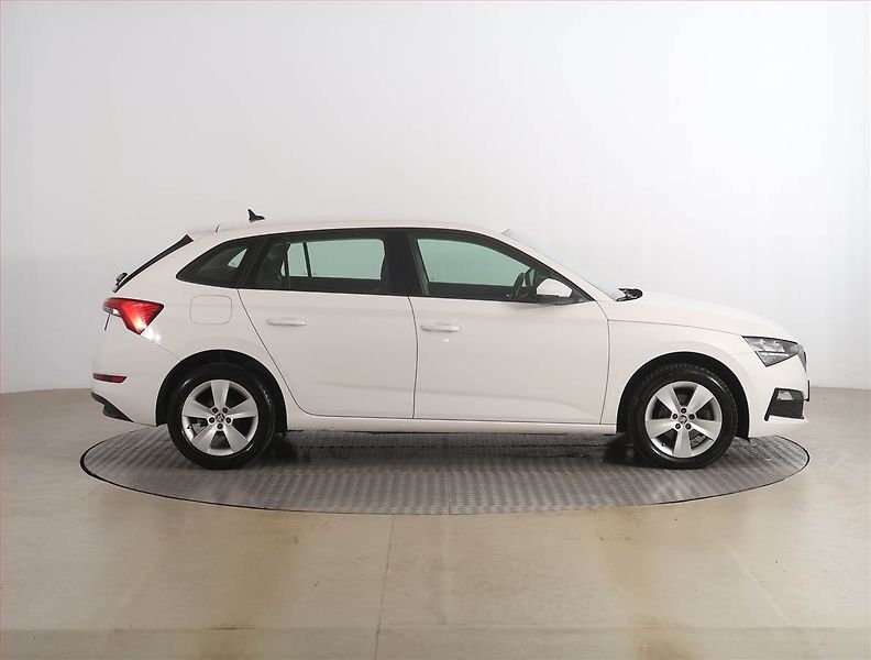 Škoda Scala (2022) Ambition 1.0 TSI, Serv.kniha - fotka 6 z 18