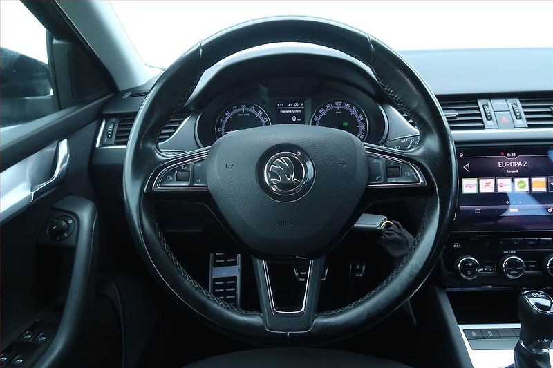 Škoda Octavia (2018) 1.6 TDI, Automat, Navi - fotka 22 z 24