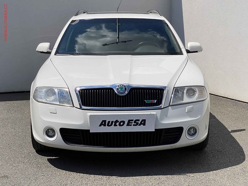 Škoda Octavia (2008) 2.0 TFSi, RS, šíbr - fotka 2 z 15