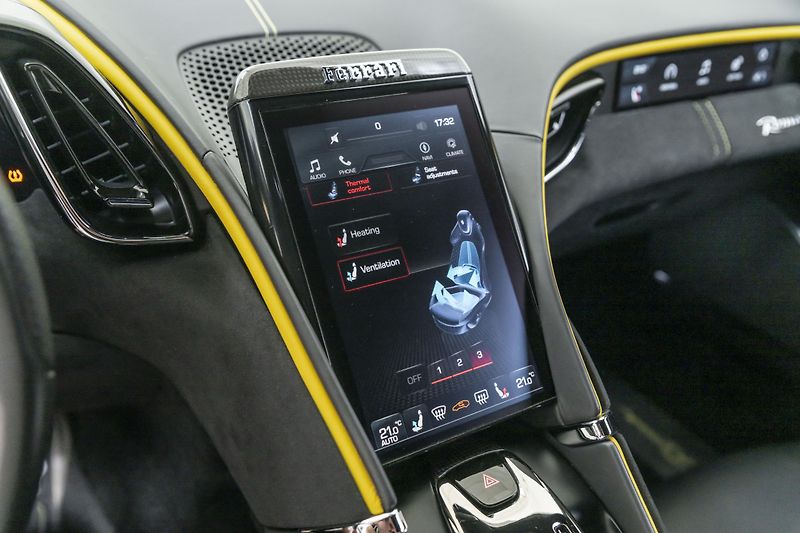 Ferrari Roma Giallo modena*krásná výbava - fotka 20 z 45