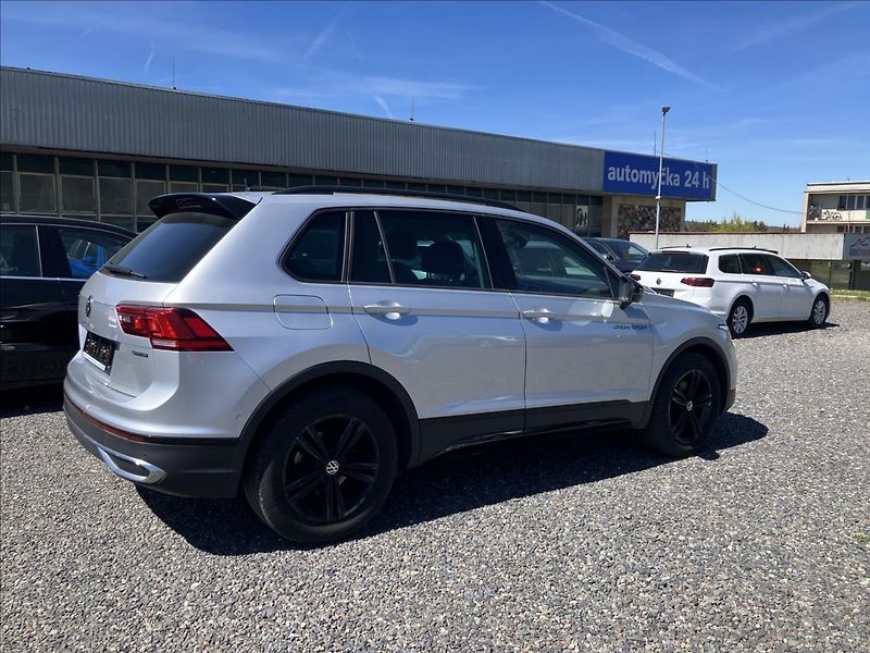 Volkswagen Tiguan 2,0 URBAN SPORT,4MOTION,TAŽNÉ - fotka 6 z 27