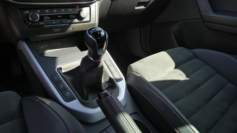Seat Arona 1,0 TSi 81kW FR - fotka 6 z 23