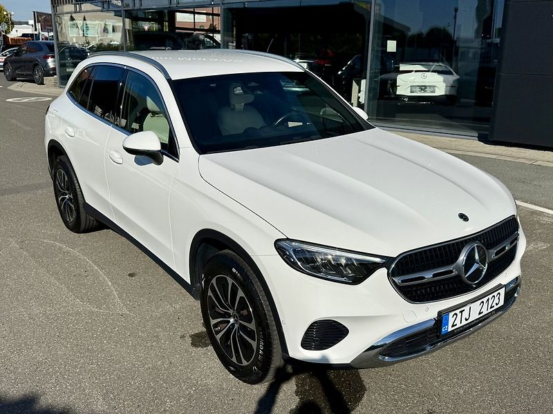 Mercedes-Benz GLC (2023) 220 d 4MATIC SUV - fotka 41 z 44