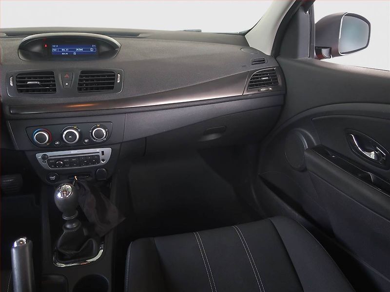 Renault Mégane (2014) 1.5 dCi, Tempomat - fotka 8 z 17