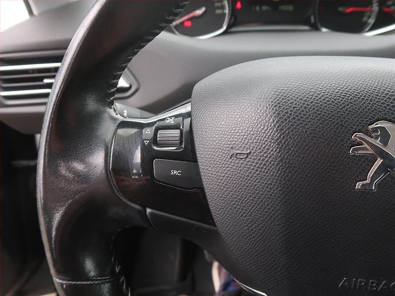 Peugeot 308 (2016) 1.2 e-THP, Serv.kniha - fotka 15 z 17