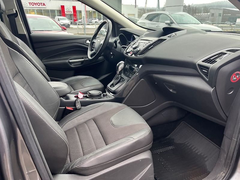 Ford Kuga 2.0 TDCi 120kW TITANIUM AT6 4x - fotka 8 z 11