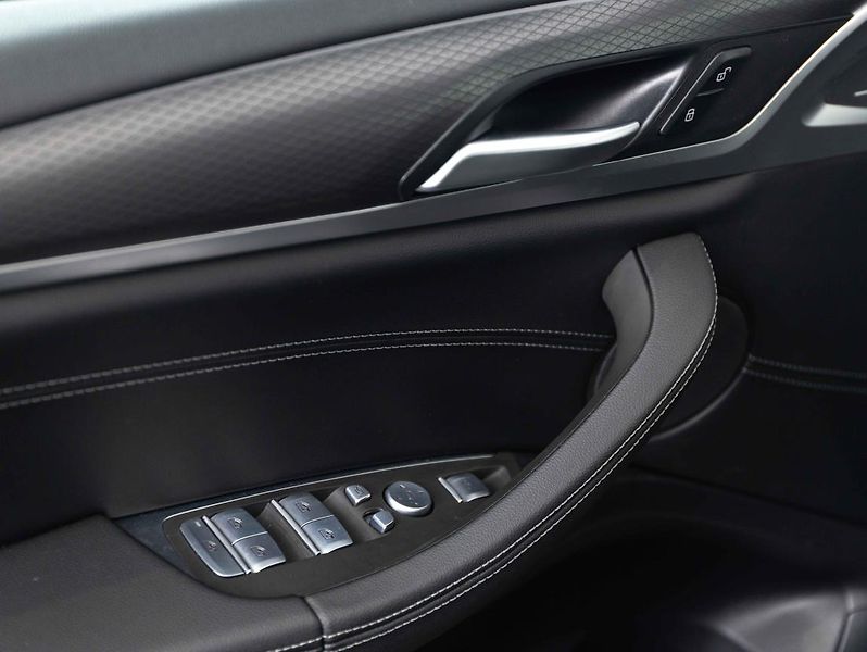 BMW X4 xDrive30d - fotka 16 z 23