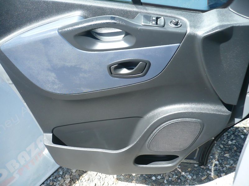 Opel Vivaro 1.6 DCI 92Kw 9Míst Long - fotka 27 z 28