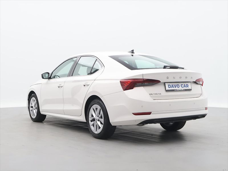 Škoda Octavia 1,5 TSI 110kW Style Aut.klima - fotka 5 z 37