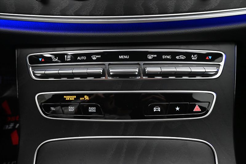 Mercedes-Benz Třídy E 2,0 220D 147kW 9G-TRONIC Záruk - fotka 20 z 30