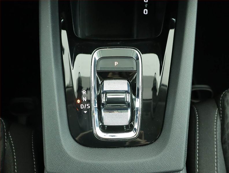 Škoda Octavia (2023) 2.0 TDI - fotka 13 z 16