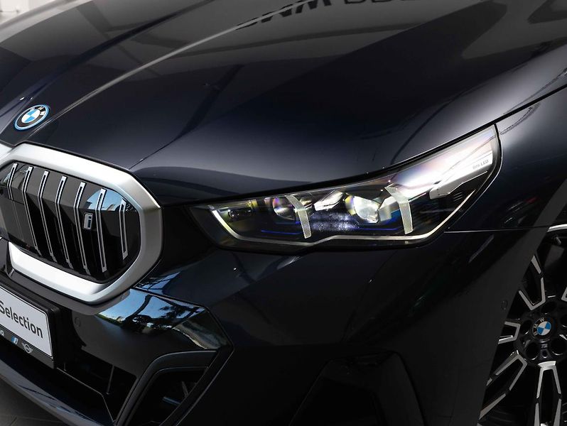 BMW i5 eDrive40 - fotka 8 z 22