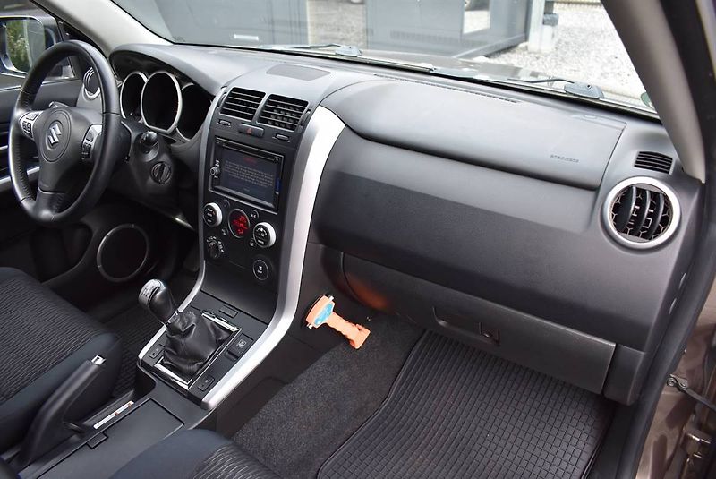 Suzuki Grand Vitara 1,9 DDiS 1M, SUPER, JAKO NOVÝ - fotka 11 z 16