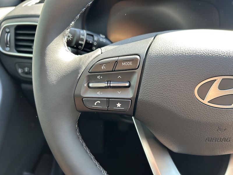 Hyundai i30 WG 1,5i 70 kW MT COMFORT FL - fotka 16 z 30