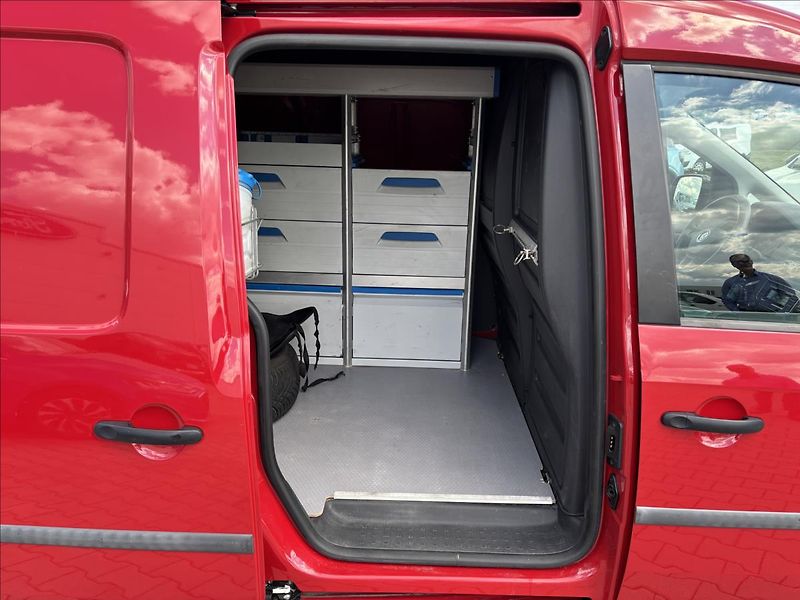 Volkswagen Caddy 1,4 TGI 81kW CNG Maxi Dílna - fotka 18 z 37