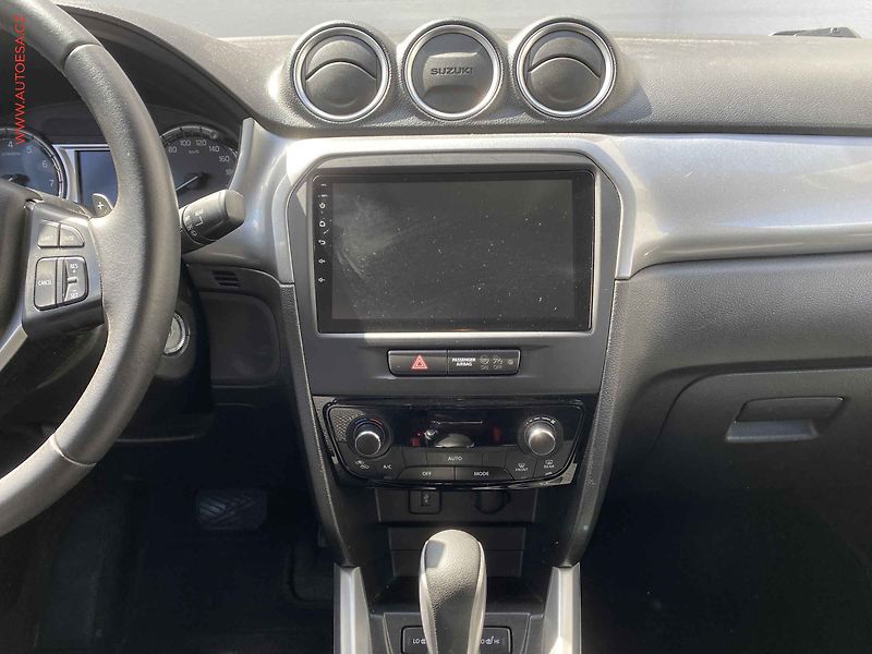 Suzuki Vitara (2017) 1.6 VVT, Comfort, AT, +kola - fotka 12 z 18