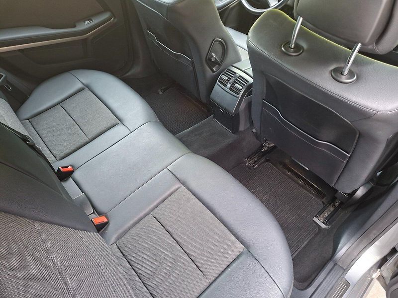Mercedes-Benz Třídy E (2011) E 250 CDI 150kW 4MATIC - fotka 28 z 41