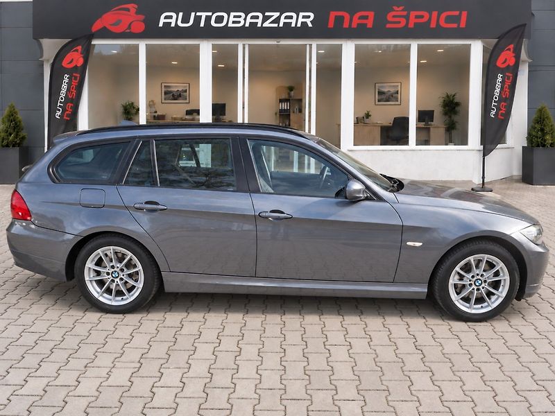 BMW Řada 3 (2010) 320d 105kW 6MAN -NAVI-SENZORY - fotka 9 z 40
