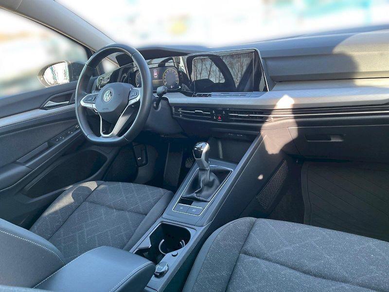 Volkswagen Golf (2022) Variant 1,0TSi 81kW Life 6G - fotka 21 z 33