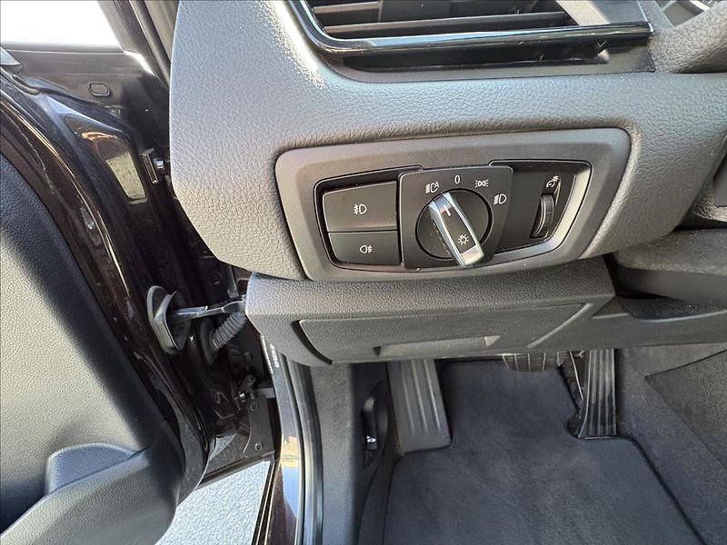 BMW Řada 2 1,5 218i 100kW AT,Led,Navi,PDC - fotka 5 z 37