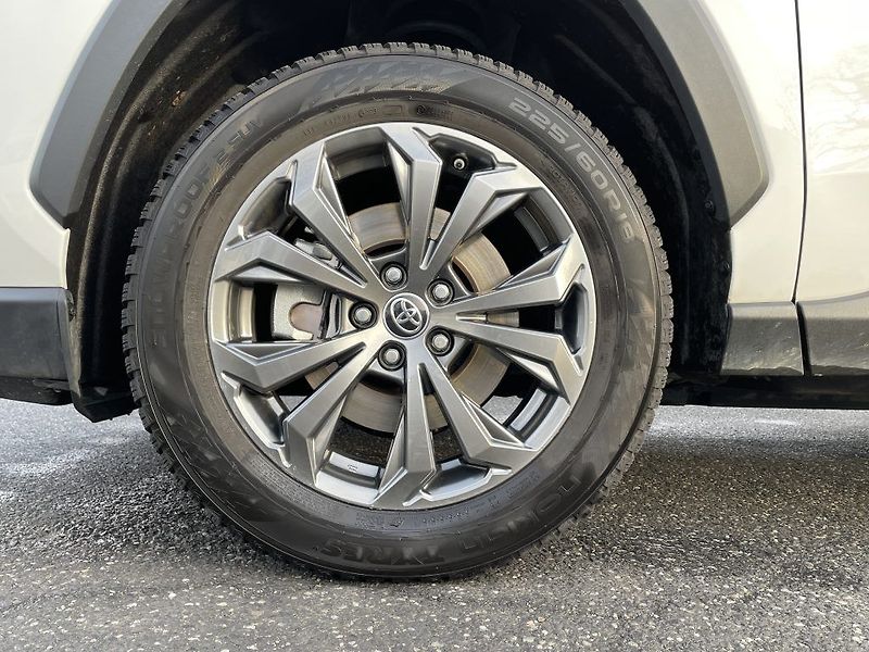 Toyota RAV4 2.5 Hybrid 4x4 ODBĚR IHNED - fotka 12 z 29