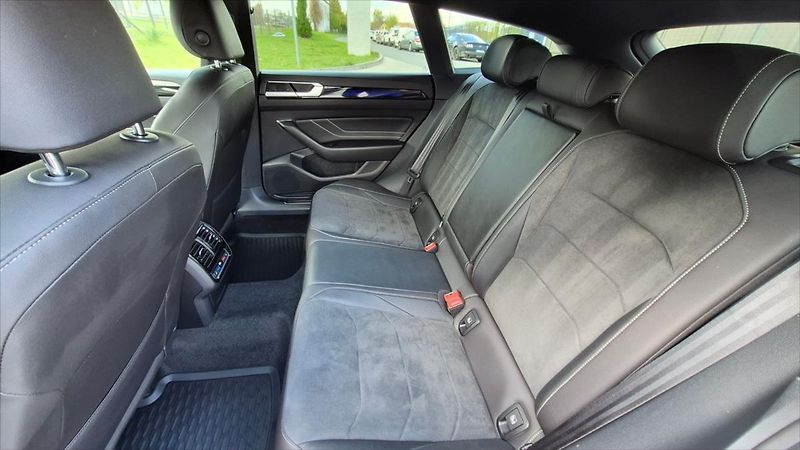 Volkswagen Arteon 2,0 TDi 110 Kw  Shooting Brake - fotka 10 z 27