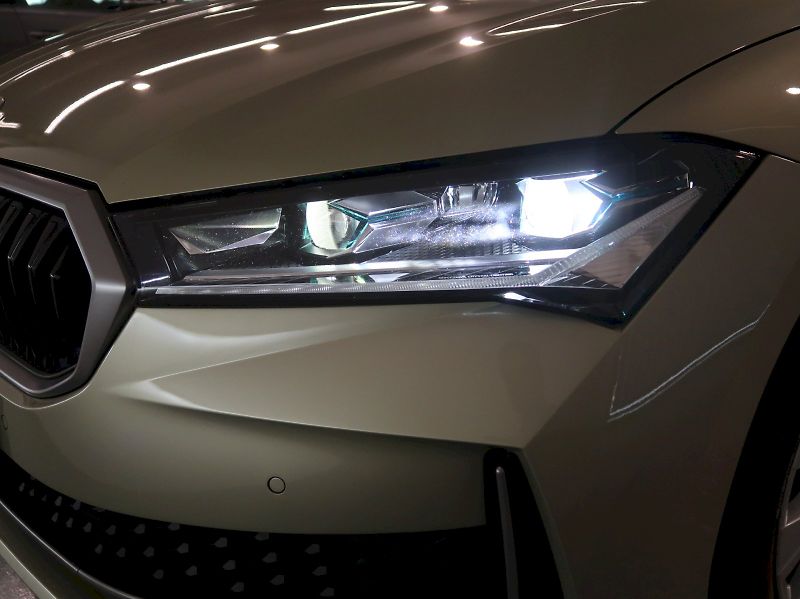 Škoda Superb (2024) SELECTION 2.0TDI 110KW CANTON - fotka 10 z 38