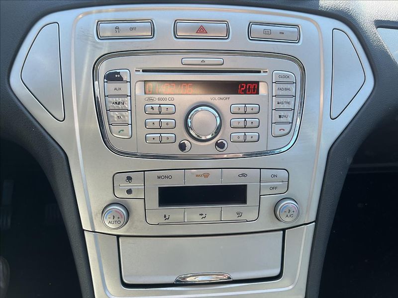 Ford Mondeo 2,0 TDCi KLIMA SERVIS ROZVODY - fotka 16 z 29