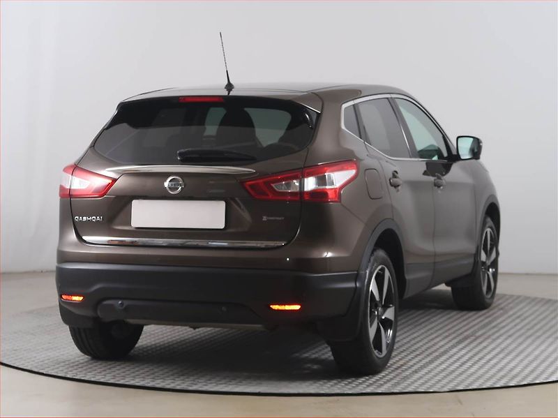 Nissan Qashqai (2016) 1.6 dCi, Serv.kniha, Navi - fotka 5 z 17