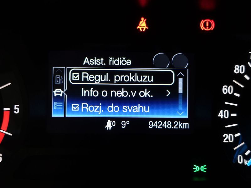 Ford S-MAX 110 kw, manuál, LED světlomety - fotka 12 z 38