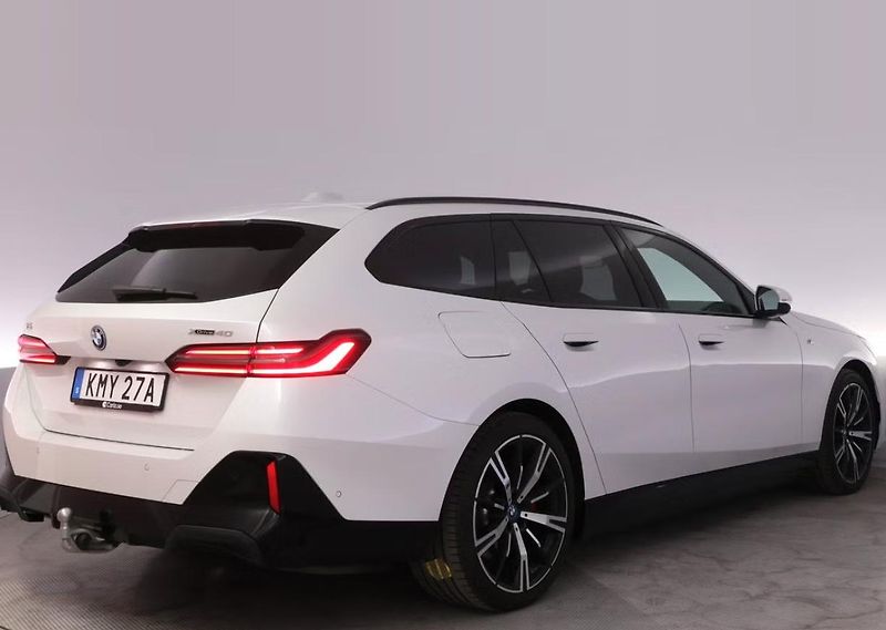 BMW i5 xDrive40 Touring M SoH 93% Kam - fotka 4 z 26